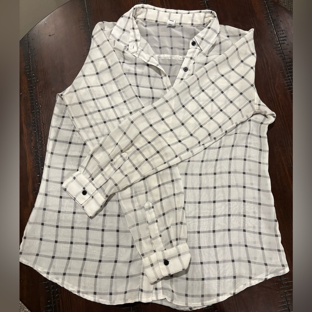 Old Navy White and Black Plaid Button-Down Shirt